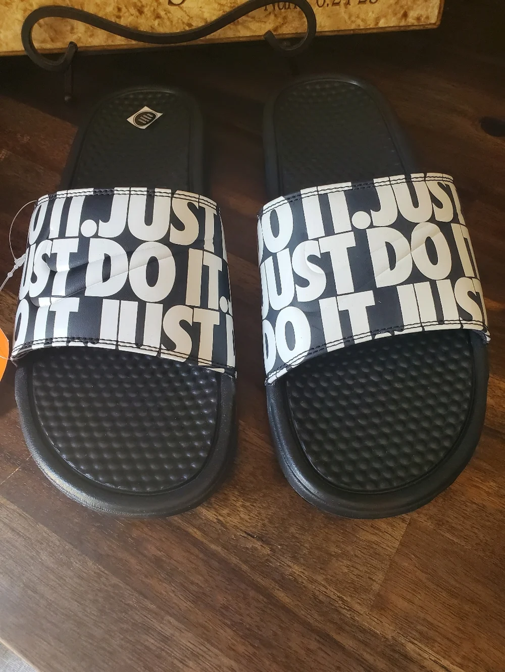 Nike Benassi JDI Slides - Picture 1 of 5